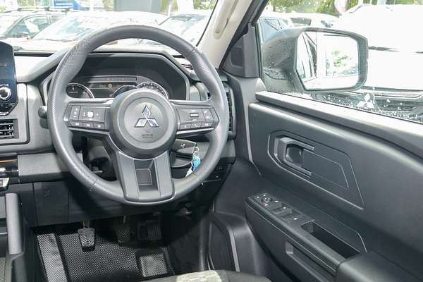 2025 Mitsubishi Triton GLX MV 4X4 thumb-16