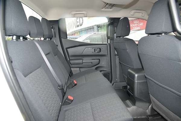 2025 Mitsubishi Triton GLX MV 4X4 thumb-7