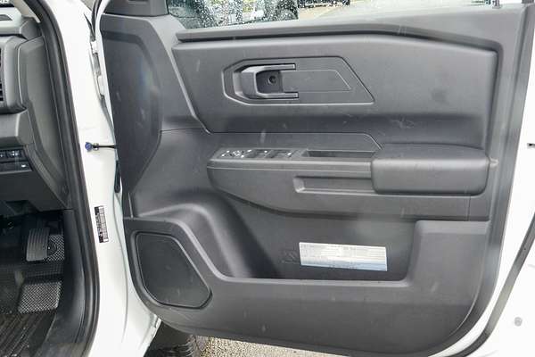 2025 Mitsubishi Triton GLX MV 4X4 thumb-9