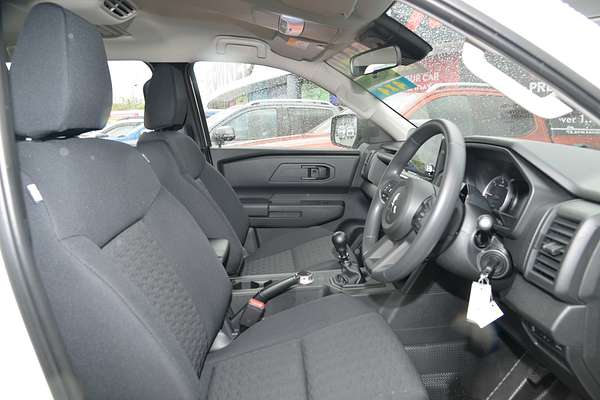 2025 Mitsubishi Triton GLX MV 4X4 thumb-8