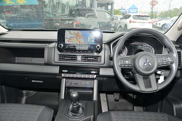 2025 Mitsubishi Triton GLX MV 4X4 thumb-15