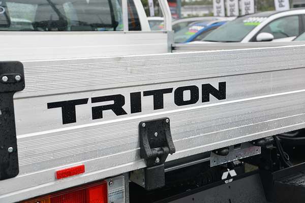 2025 Mitsubishi Triton GLX MV 4X4 thumb-18