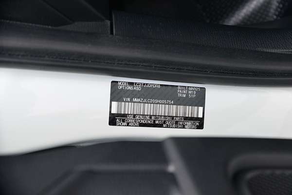 2025 Mitsubishi Triton GLX MV 4X4 thumb-19