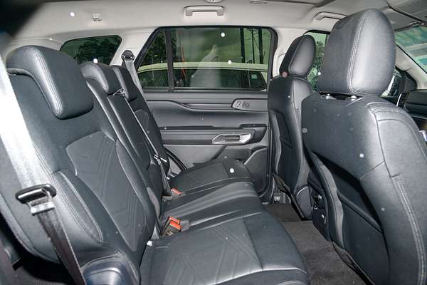 2025 Ford Everest Trend 2.0L thumb-8