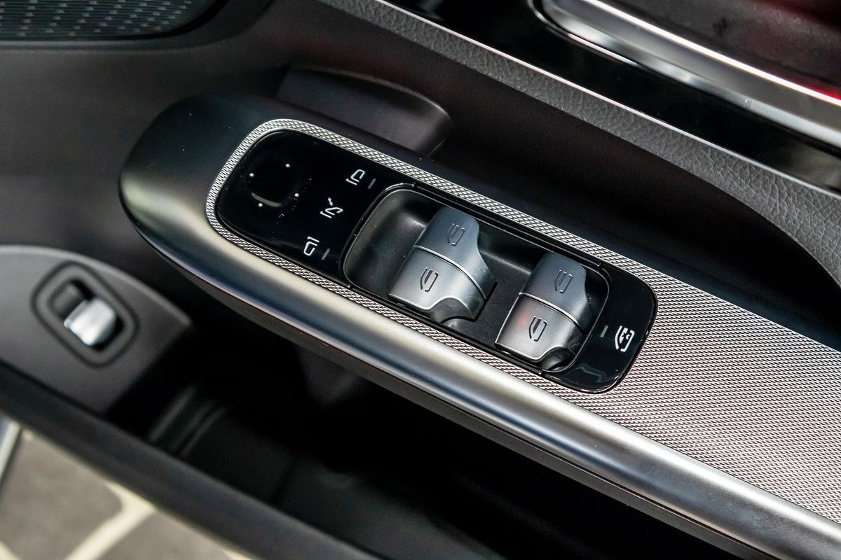 X254 805+055MY GLC200 WAG 9G 9 sp 2.0T/17kW