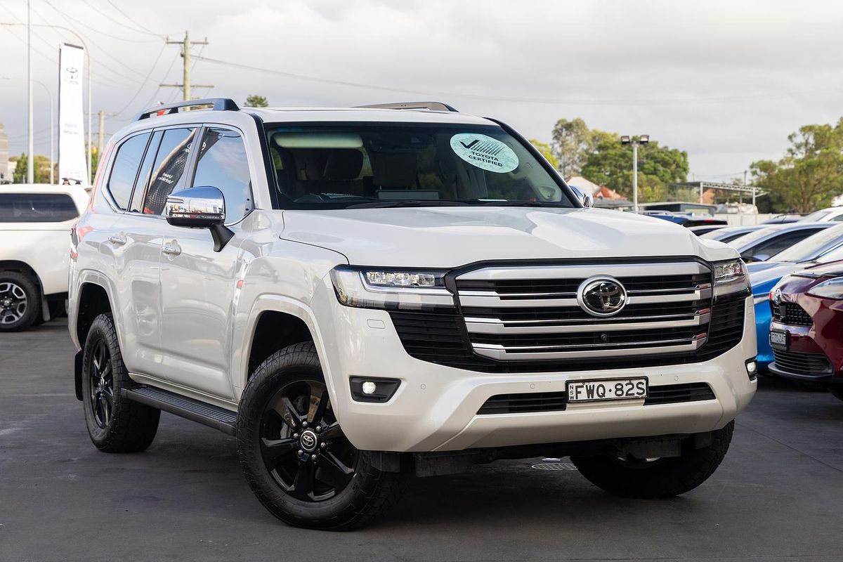 2021 Toyota Landcruiser Sahara FJA300R