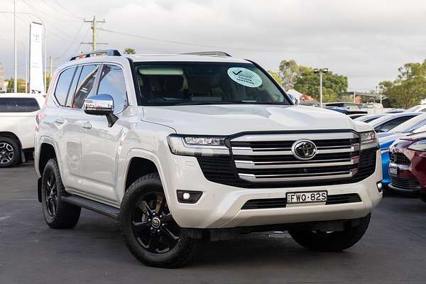 2021 Toyota Landcruiser Sahara FJA300R