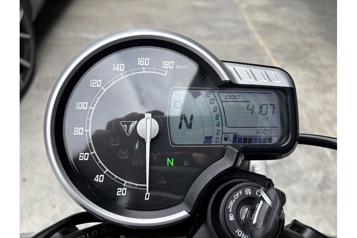 2025 Triumph SCRAMBLER 400 X