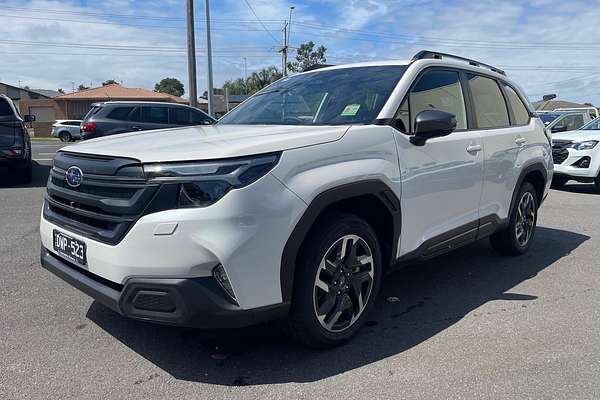 2025 Subaru Forester Premium S6