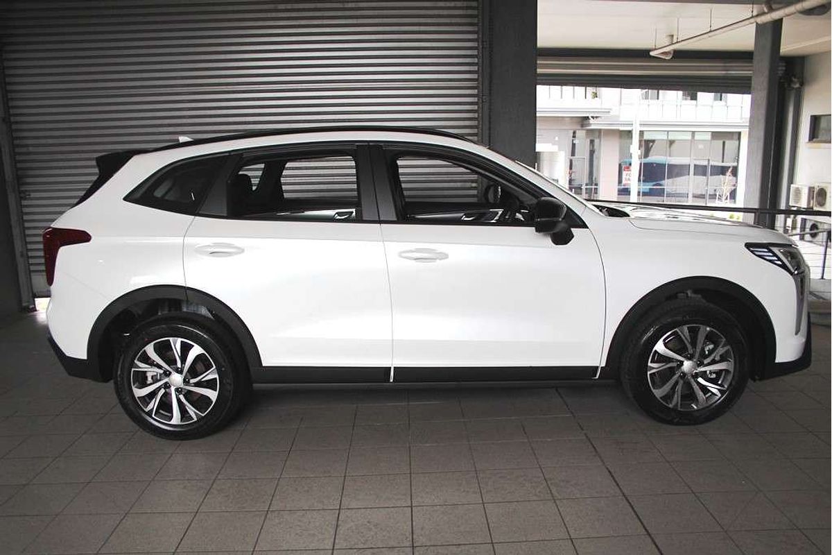 Jolion Facelift Premium Petrol Auto 4x2