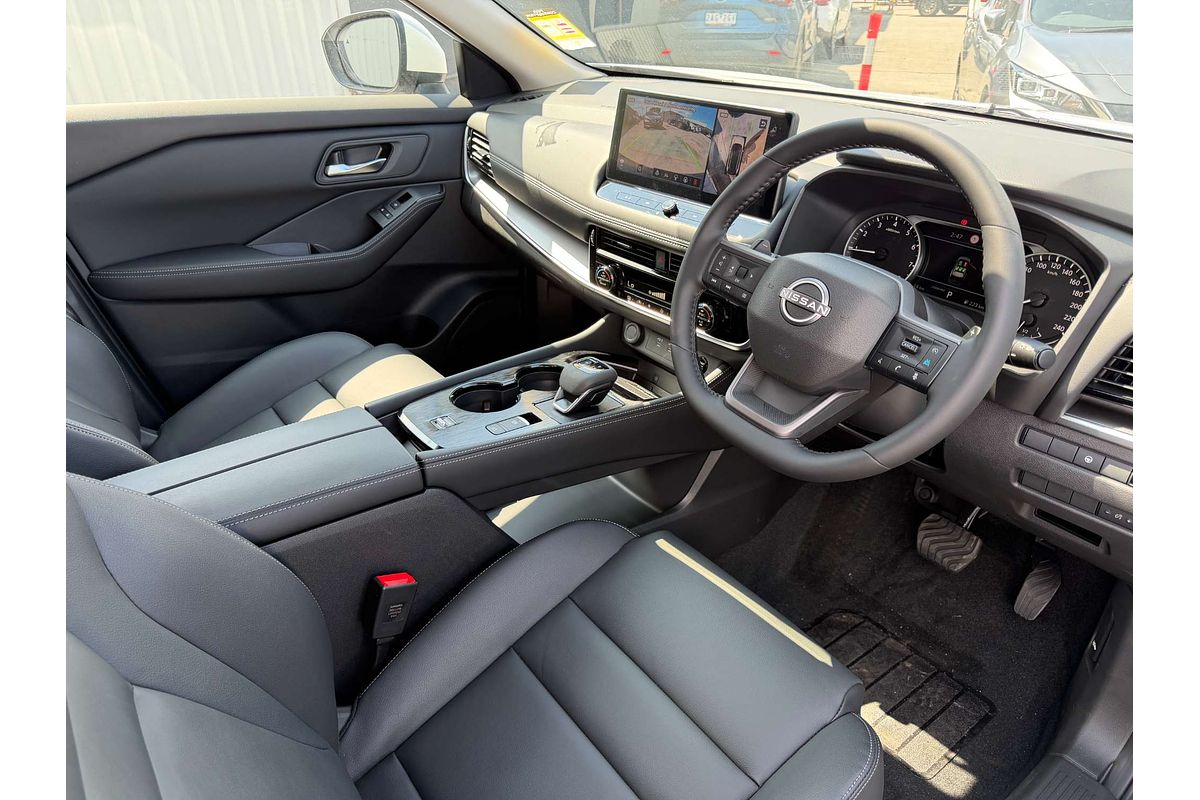 2025 Nissan X-TRAIL ST-L T33