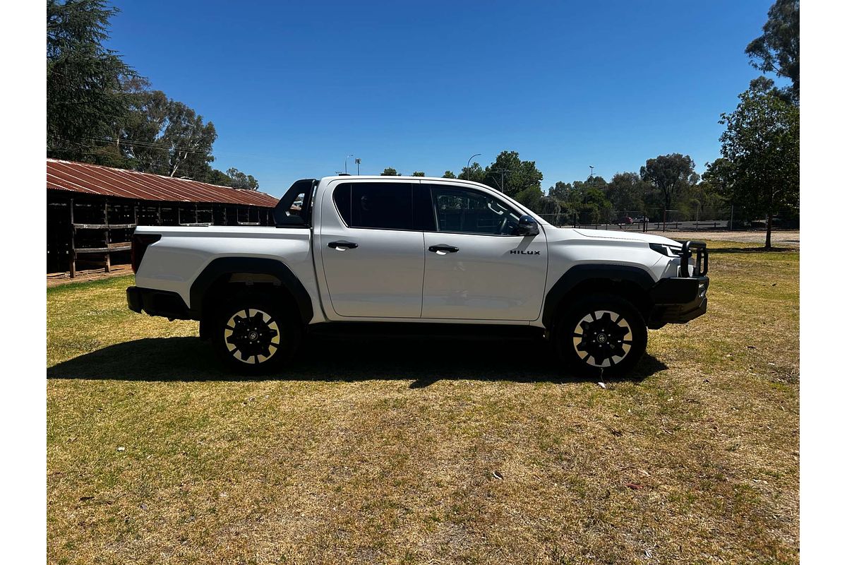 2025 Toyota Hilux