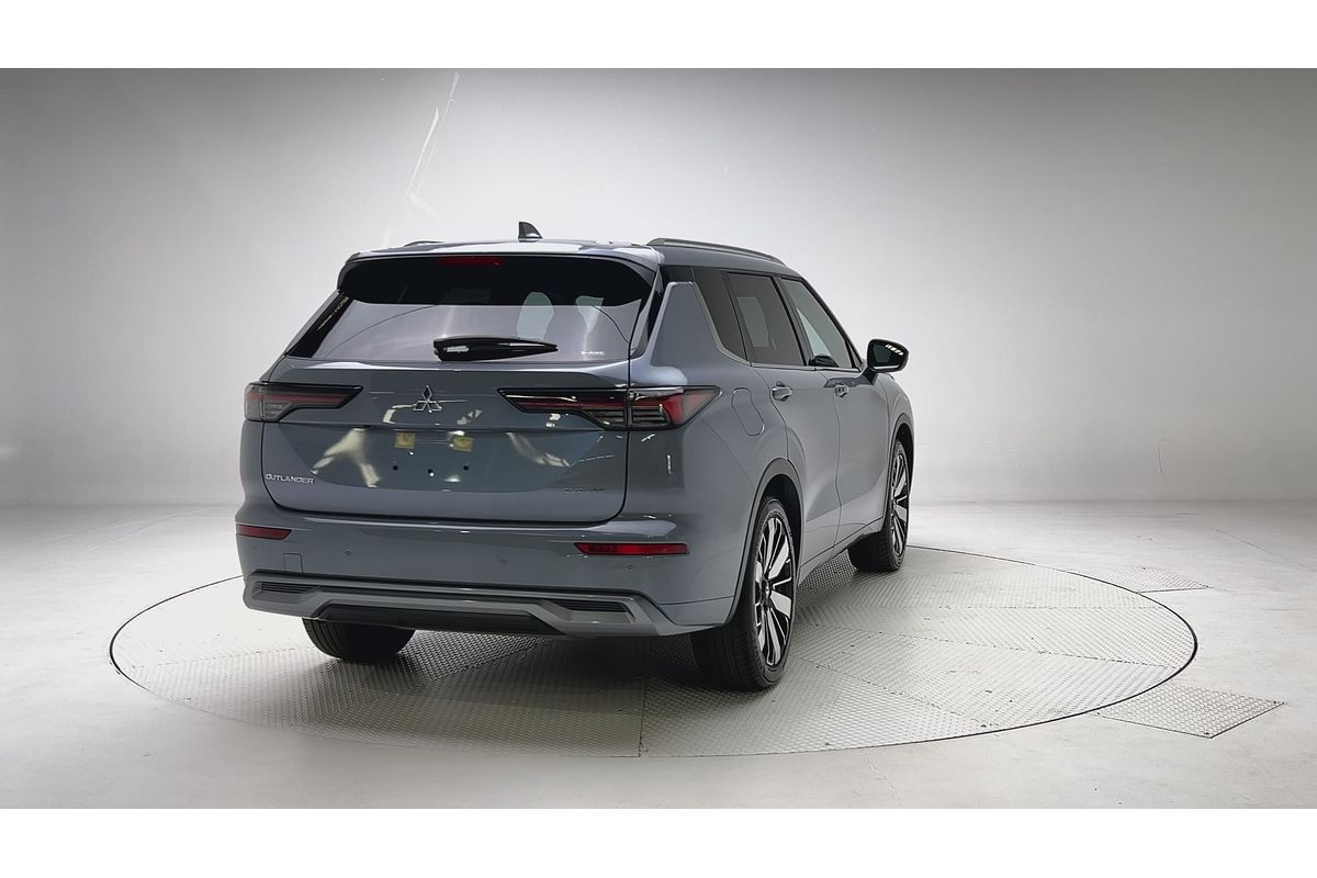 2025 Mitsubishi Outlander Exceed ZM