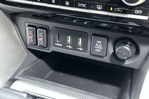 2024 Mitsubishi Pajero Sport Exceed QG thumb-16