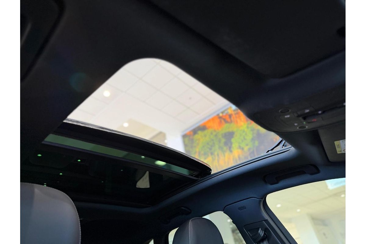 2022 Audi Q3 40 TFSI S line F3