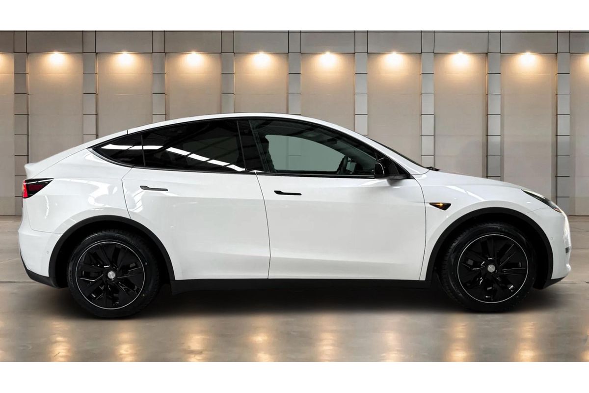 2023 Tesla Model Y Rear-Wheel Drive