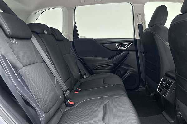 2024 Subaru Forester 2.5i S5 thumb-11