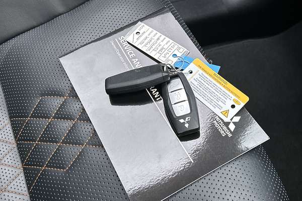 2023 Mitsubishi Outlander Exceed Tourer ZM thumb-22