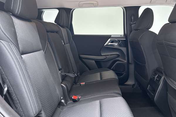 2024 Mitsubishi Outlander LS ZM thumb-11