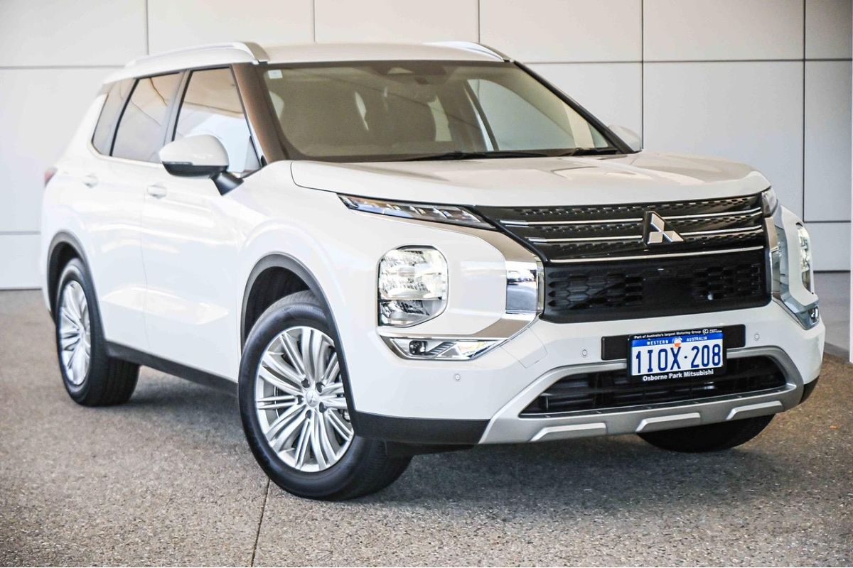 2025 Mitsubishi Outlander LS ZM