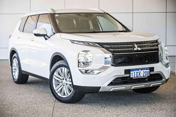 2025 Mitsubishi Outlander LS ZM