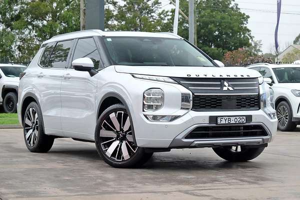 2025 Mitsubishi Outlander Exceed ZM