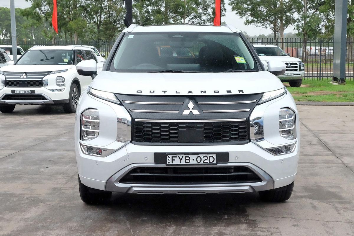 2025 Mitsubishi Outlander Exceed ZM