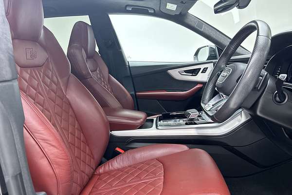 2020 Audi SQ8 TDI F1 thumb-12