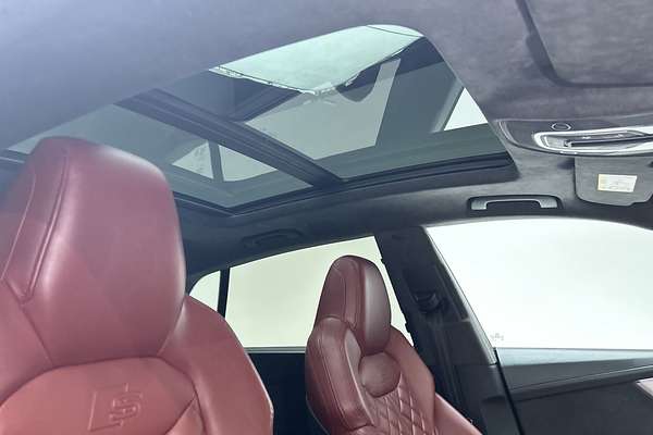 2020 Audi SQ8 TDI F1 thumb-14