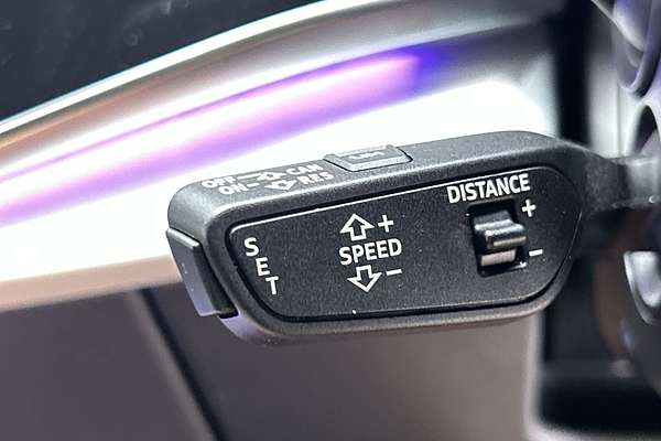 2020 Audi SQ8 TDI F1 thumb-17