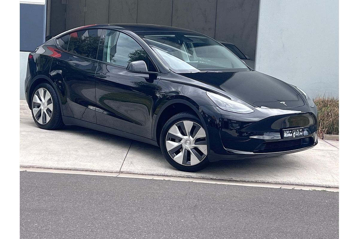 2024 Tesla Model Y Rear-Wheel Drive
