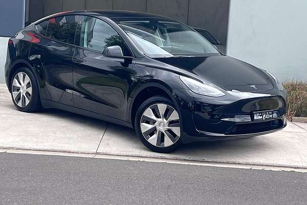 2024 Tesla Model Y Rear-Wheel Drive