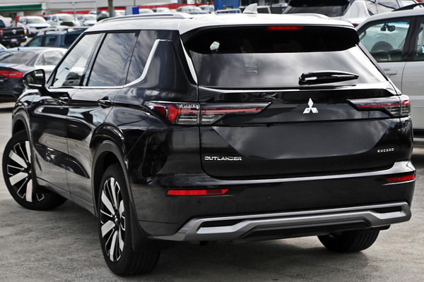 2025 Mitsubishi Outlander Exceed Tourer ZM AWD