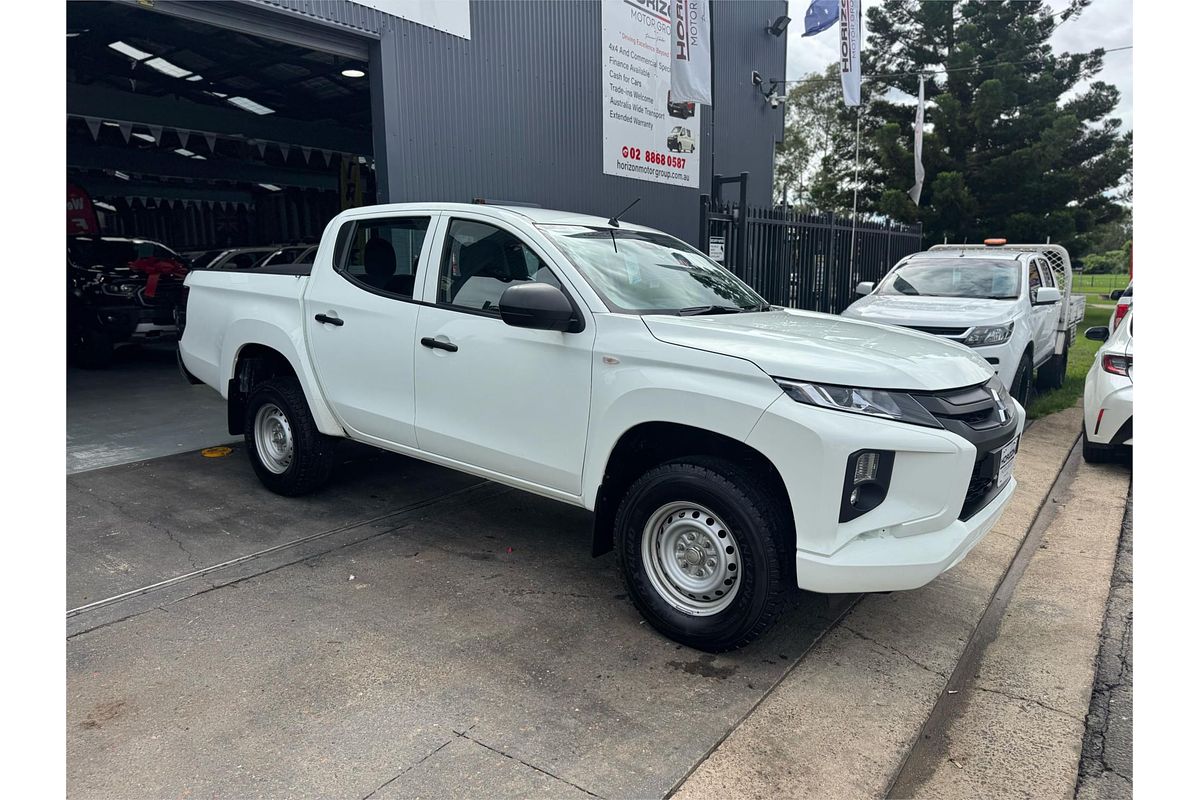 2022 Mitsubishi Triton GLX MR 4X4