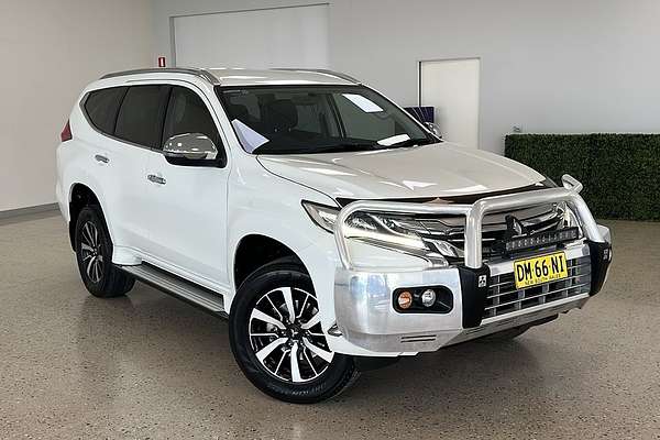 2017 Mitsubishi Pajero Sport GLX QE