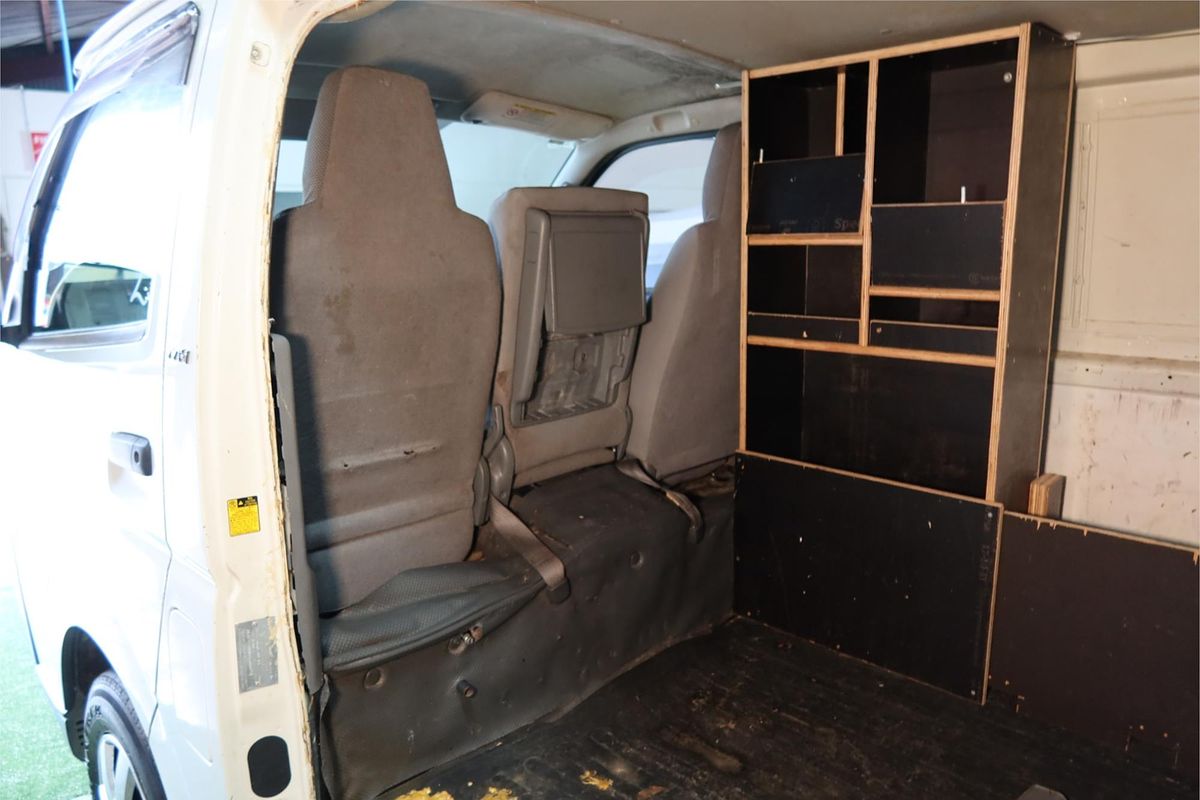 2006 Toyota Hiace TRH201R