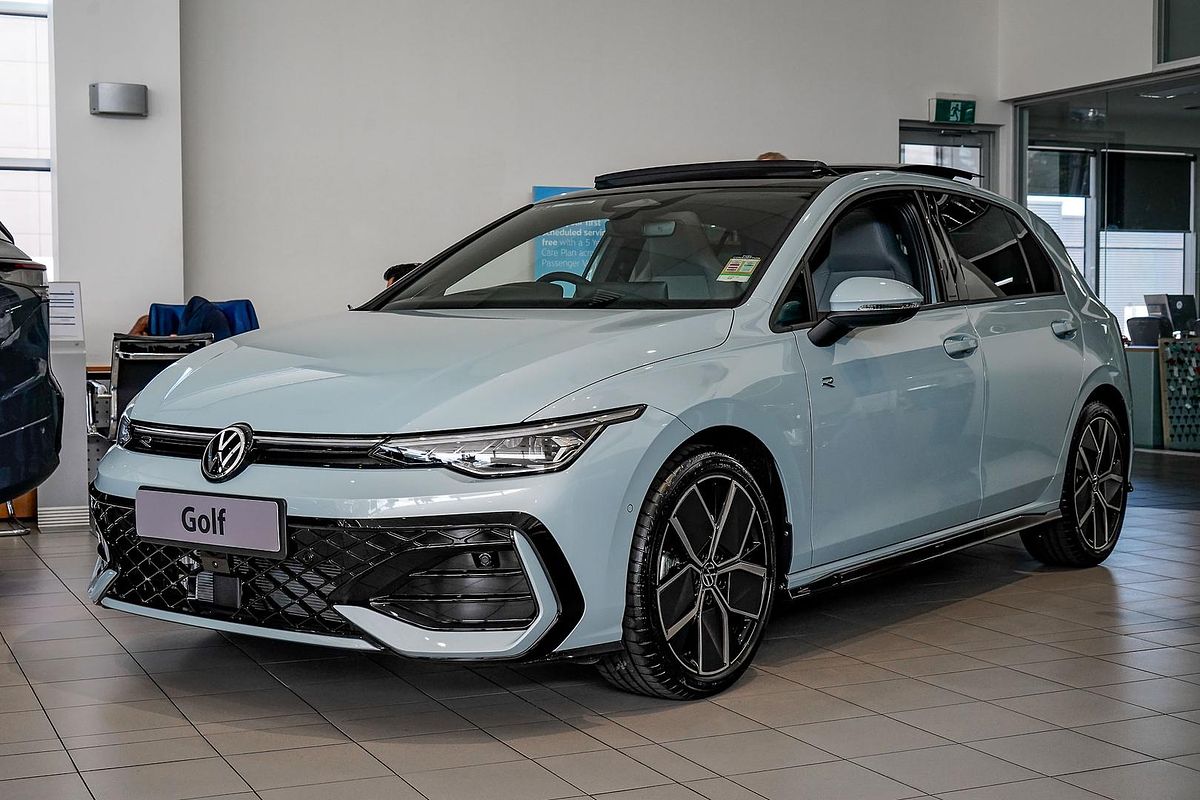 2025 Volkswagen Golf 110TSI R-Line 8.5