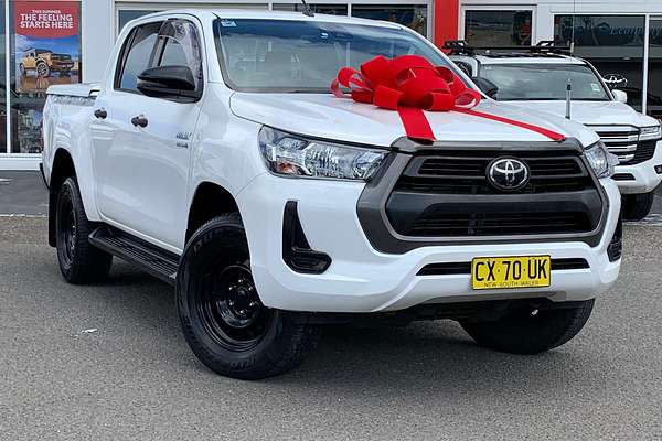 2020 Toyota Hilux SR GUN126R 4X4