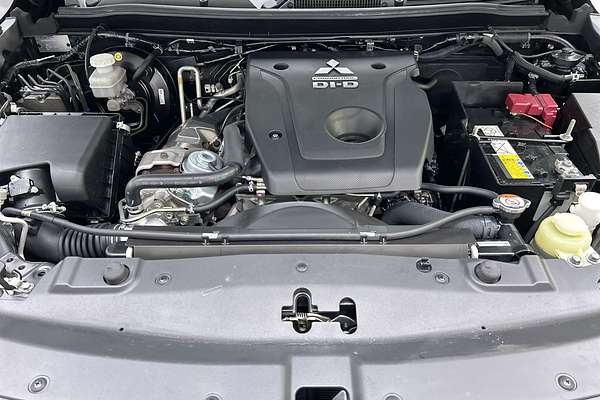 2022 Mitsubishi Pajero Sport GSR QF thumb-10