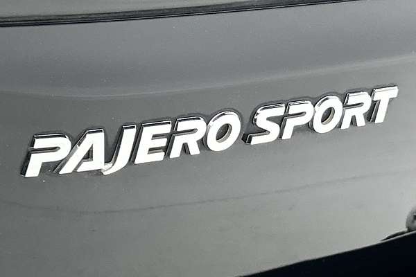 2022 Mitsubishi Pajero Sport GSR QF thumb-21