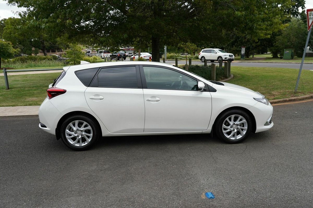 2018 Toyota Corolla Ascent Sport MZEA12R