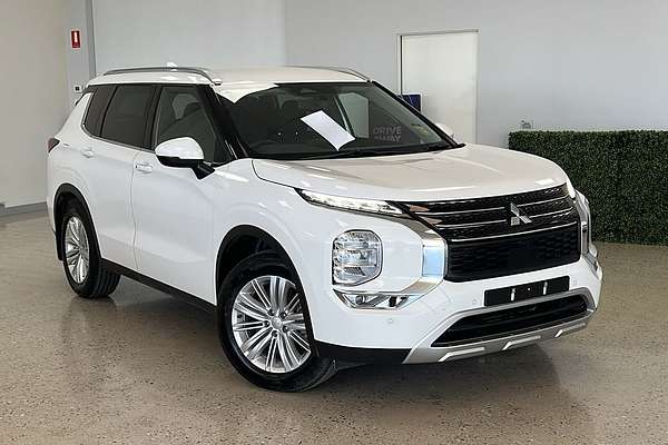 2022 Mitsubishi Outlander LS ZM