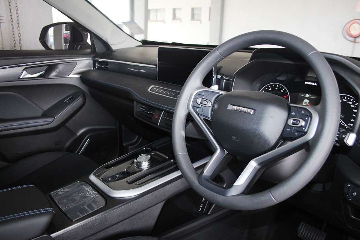 Jolion Facelift Premium Petrol Auto 4x2