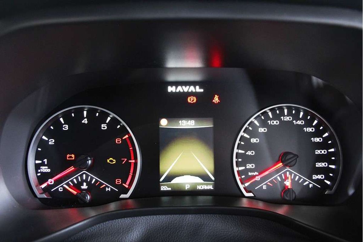 Jolion Facelift Premium Petrol Auto 4x2