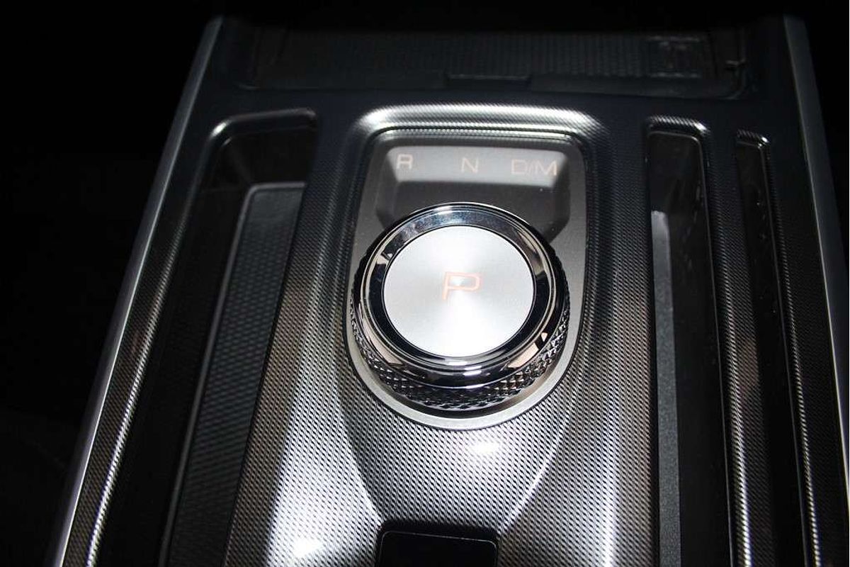 Jolion Facelift Premium Petrol Auto 4x2