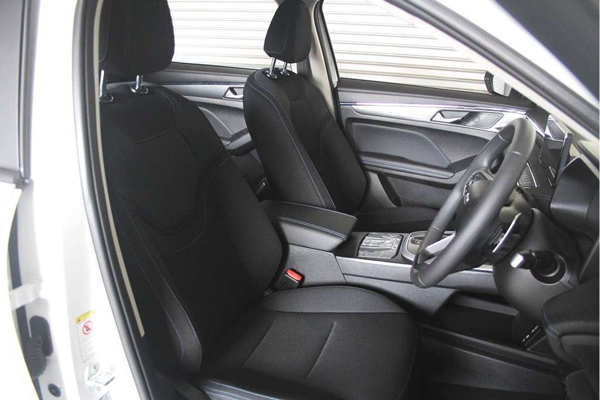 Jolion Facelift Premium Petrol Auto 4x2