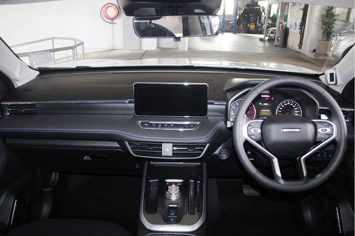 Jolion Facelift Premium Petrol Auto 4x2