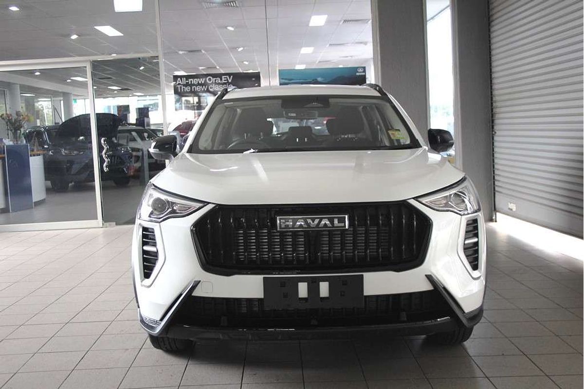 Jolion Facelift Premium Petrol Auto 4x2