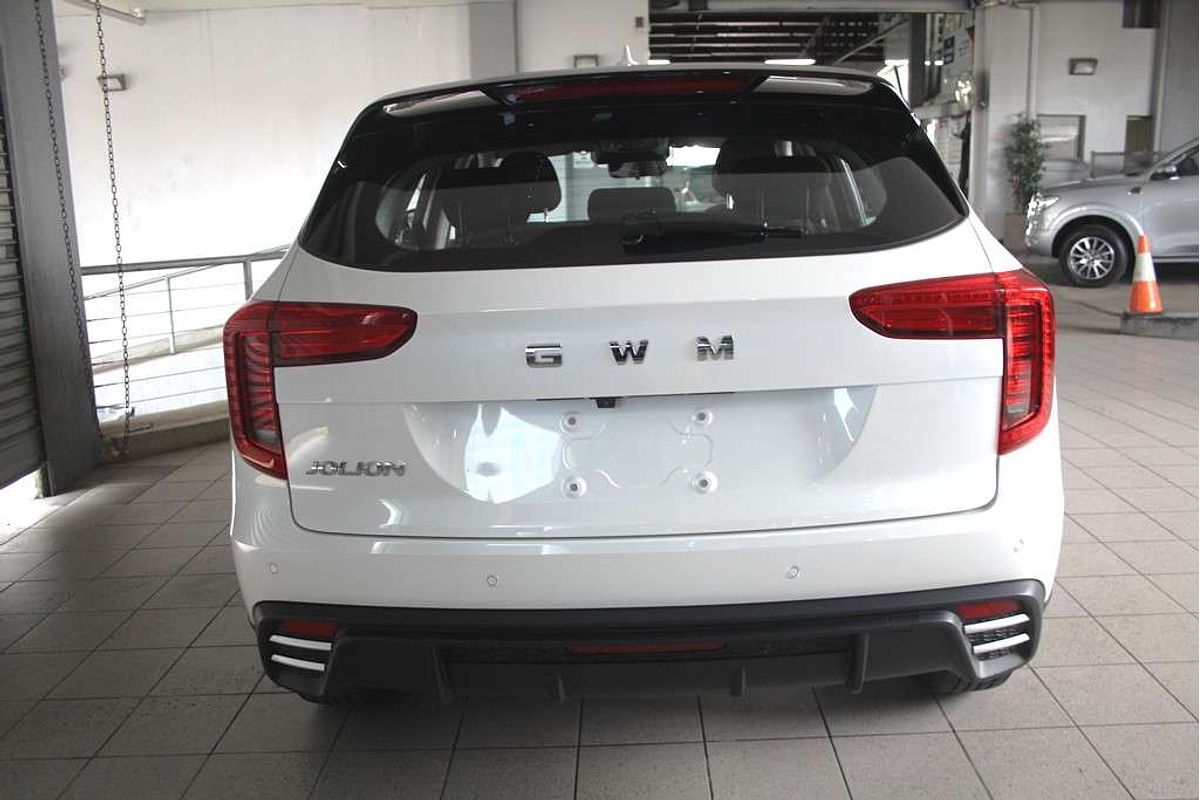 Jolion Facelift Premium Petrol Auto 4x2