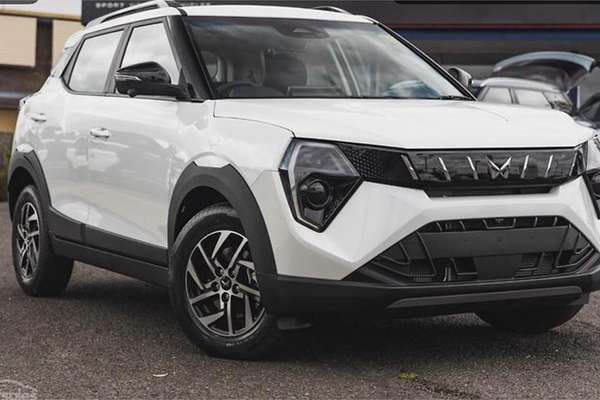 2025 Mahindra XUV 3XO AX5L